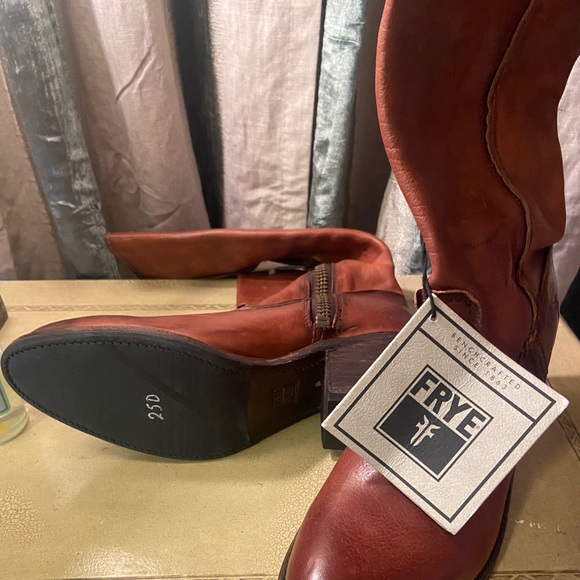 Frye Shoes - Never worn Frye size 9 boots